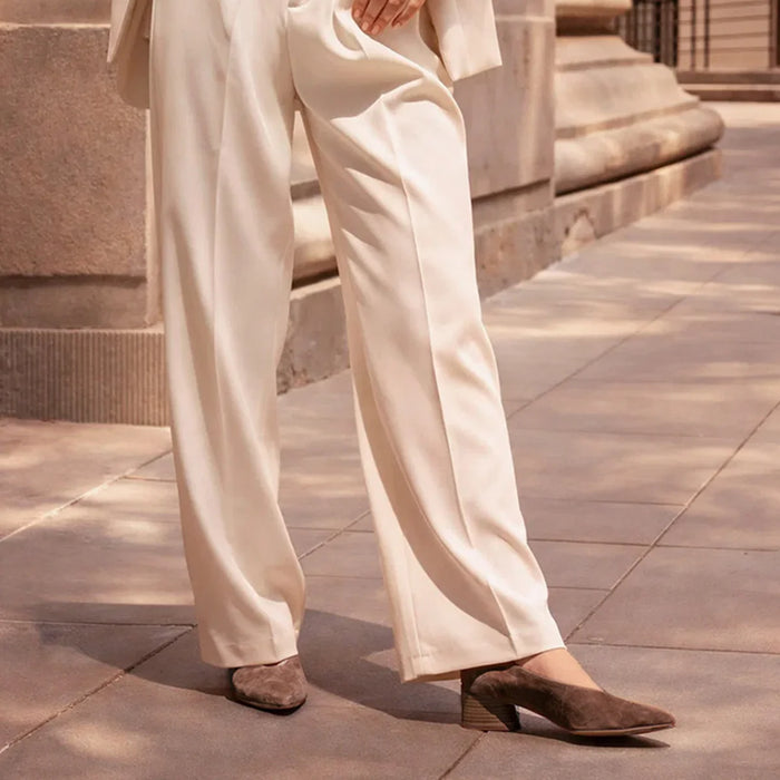 Eos Mid Heel Hatten Cocoa Suede