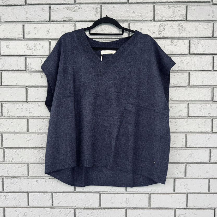 Mia Fratino Vest Gretta Midnight 26920