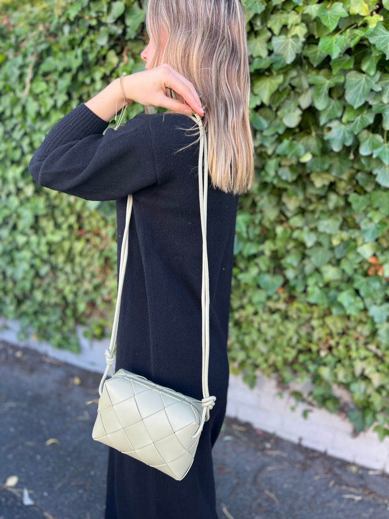 L’ora D'oro Weave Crossbody Bag Olive