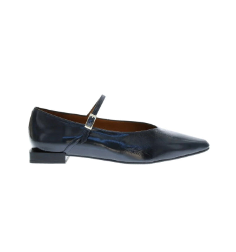 Neo patent flat with front strap