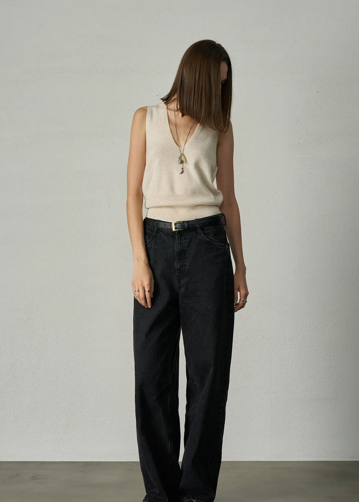 Aleger Vest Cashmere Low V Pearl Shell N2180