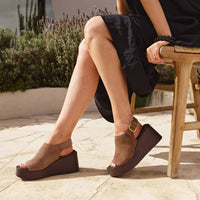 Eos Sandal Wedge Pecan Suede Ariani