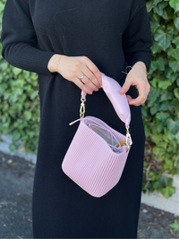 L’ora D'oro Pleated Bag with Accentuated Top Handle Baby Pink
