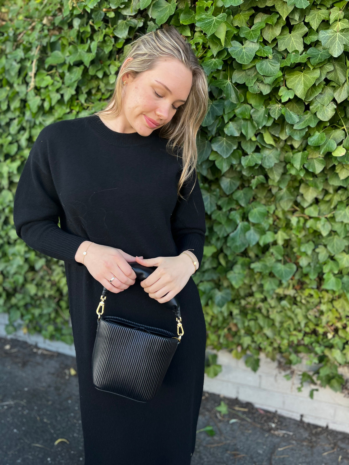 L’ora D'oro Pleated Bag with Accentuated Top Handle Baby Black