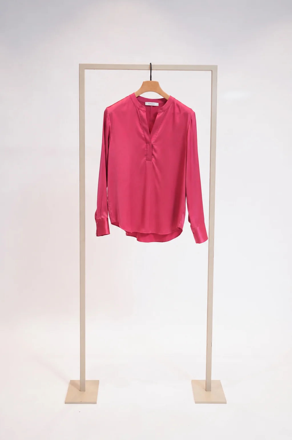 Herzen’s Angelegenheit Shirt Dragon Fruit 6100