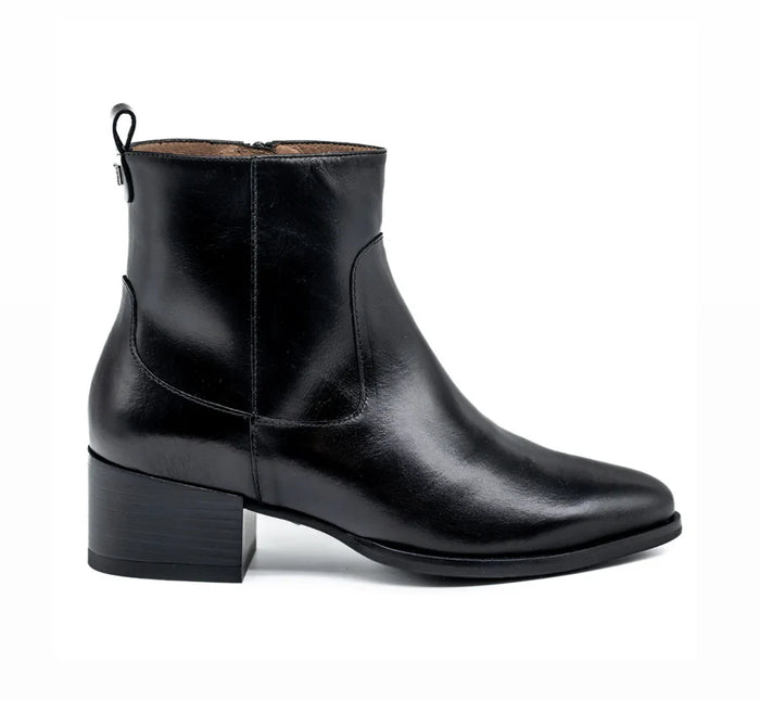 Wonders Black Medium Heeled Ankle Boot E6901