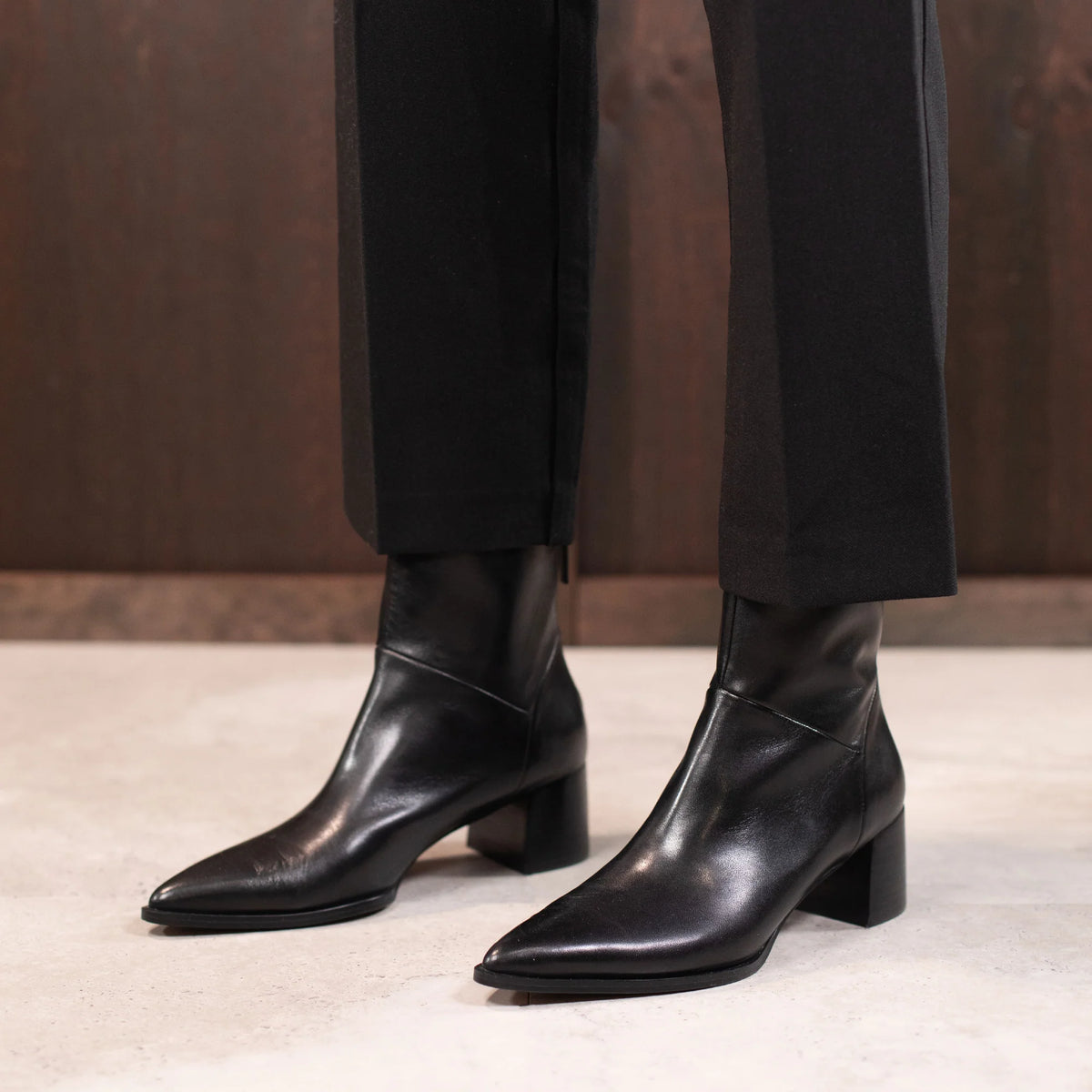 EOS Boot Auroa Black