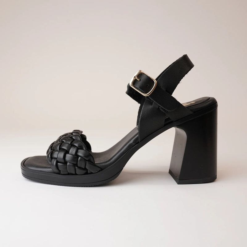 Neo Vela Black Leather Heel 1001