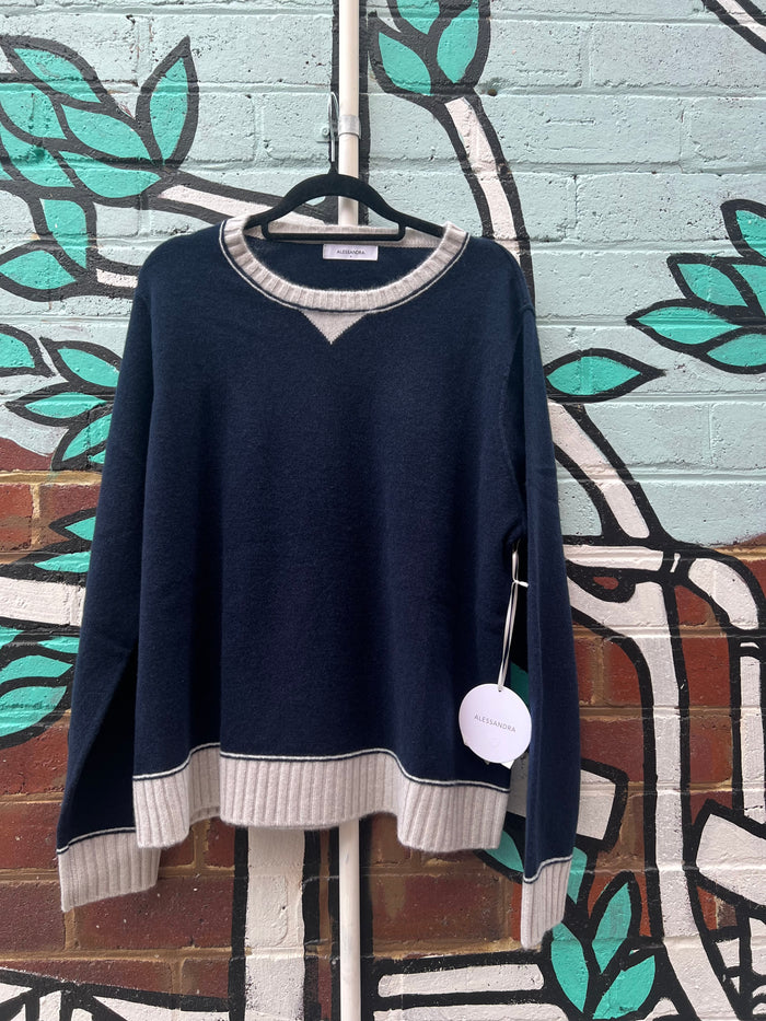 Alessandra Boyfriend Sweater Midnight Navy W25.151T