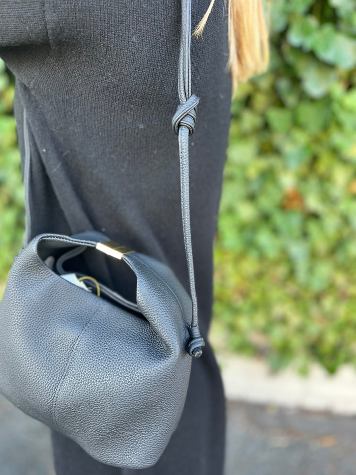 L’ora D'oro Small Black Bag