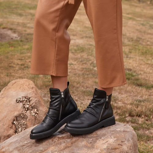 Eos Theona Black