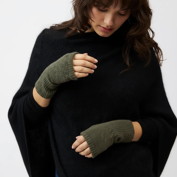 Mia Fratino Wrist Warmers Cashmere Military
