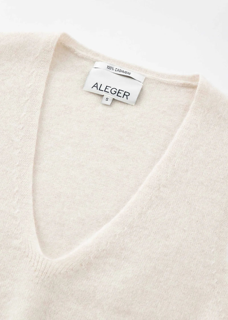 Aleger Vest Cashmere Low V Pearl Shell N2180