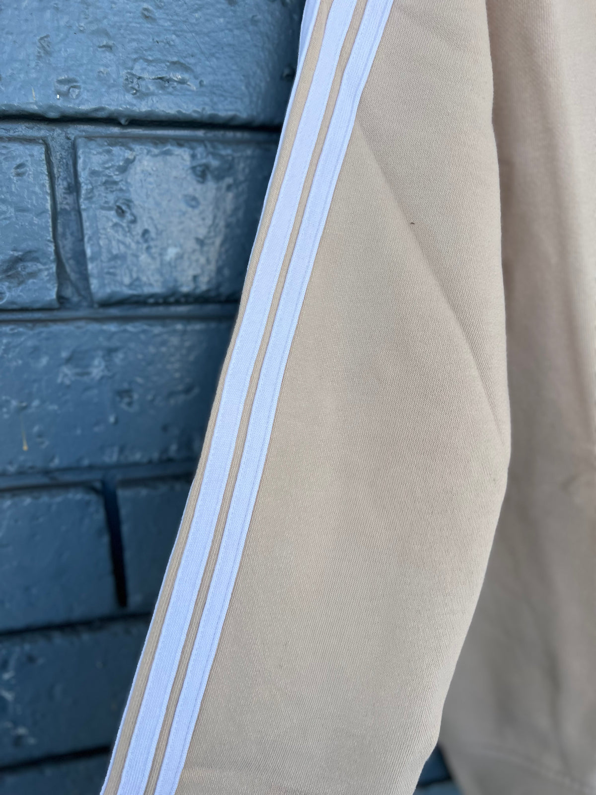 Sophie Moran Sweater Arm Stripe Beige/White