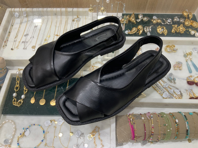 Sempre Di Sandal Black Cross Over