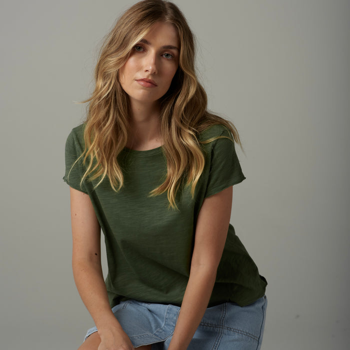 Cloth + Paper + Scissors Front Split Tee Fairway Green  C1384