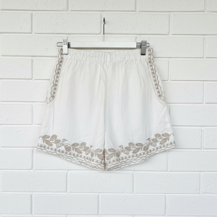 GDS Shorts White Cedar Embroidered 861341089