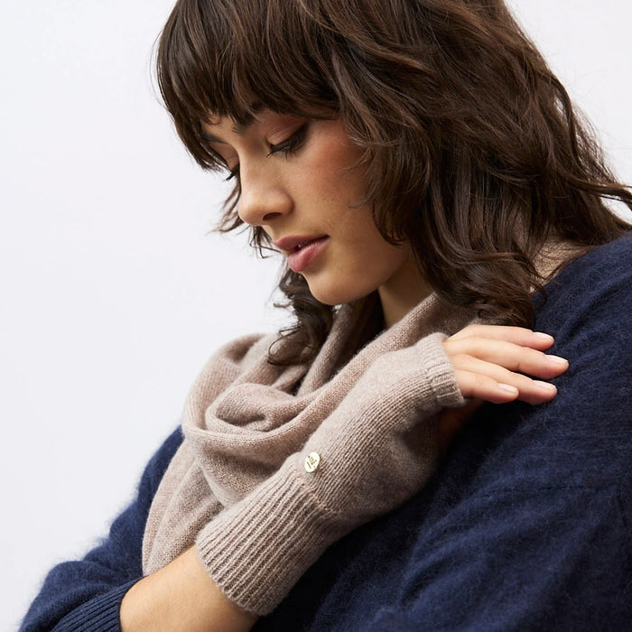 Mia Fratino Wrist Warmers Toast 17508