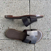 Antichi Romani Chocolate Slides with fine gold detail - 01Nuovo