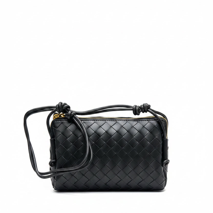 L’ora D'oro Bag Triangular Crossbody Black Leather Petra