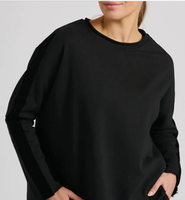 Est 1971 Raw Velvet Trim Sweatshirt Black