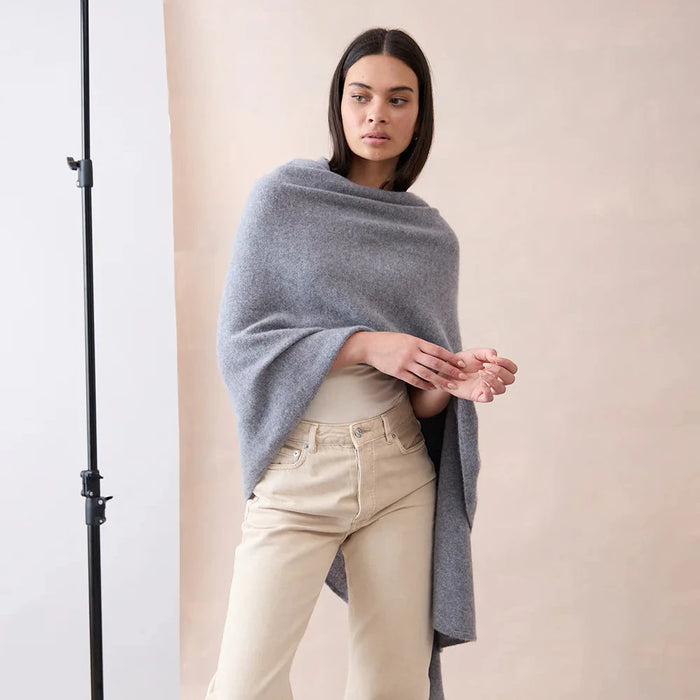 Mia Fratino Wrap Travel Cashmere Graphite 20507