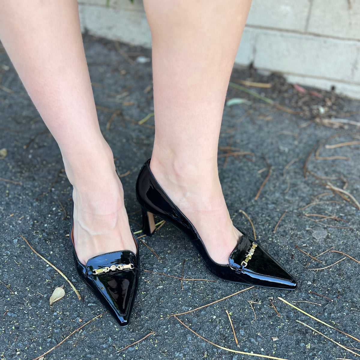 Neo Black Patent Heel with gold bar 24549-458B