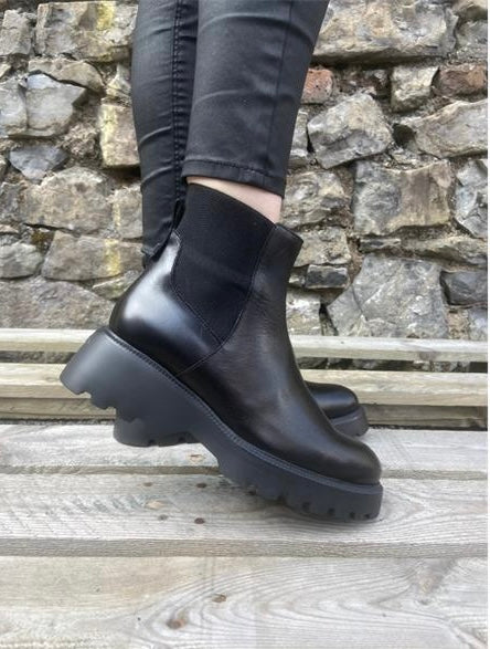 Wonders Black Slip On Ankle Boot C7203