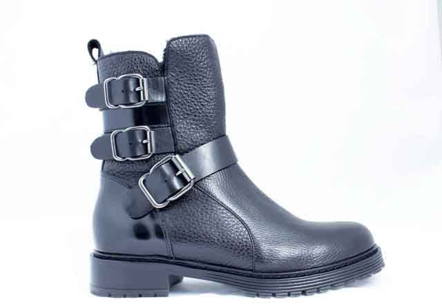 Laura Bellariva Black Buckle Boot 6022