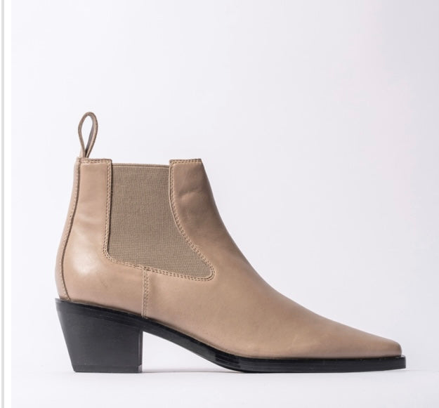 Zoe Kratzmann Rumour Ankle Boot Mousse