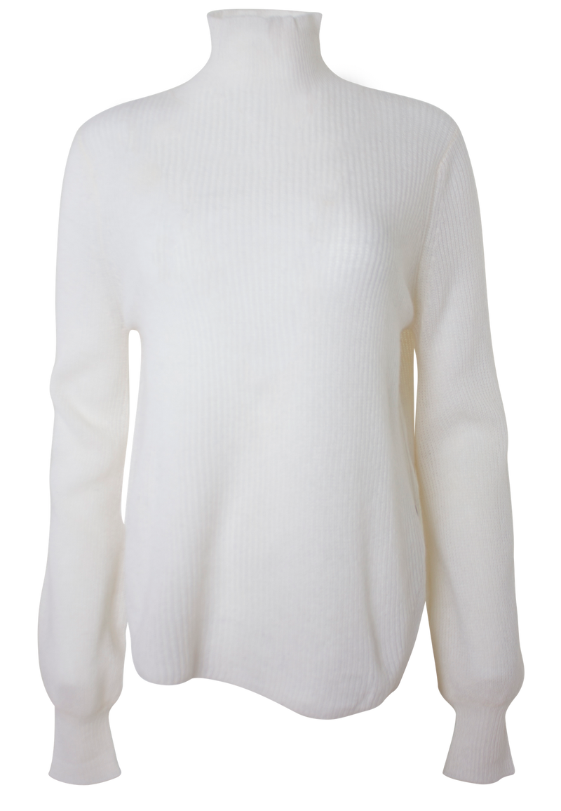 Alessandra Pepper White