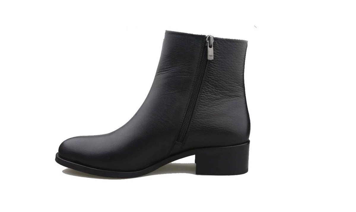 Sempre Di Black Boot With Side Zip