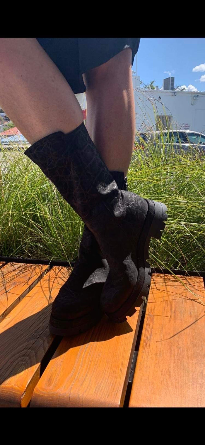 Lilimill Black Textured Boot