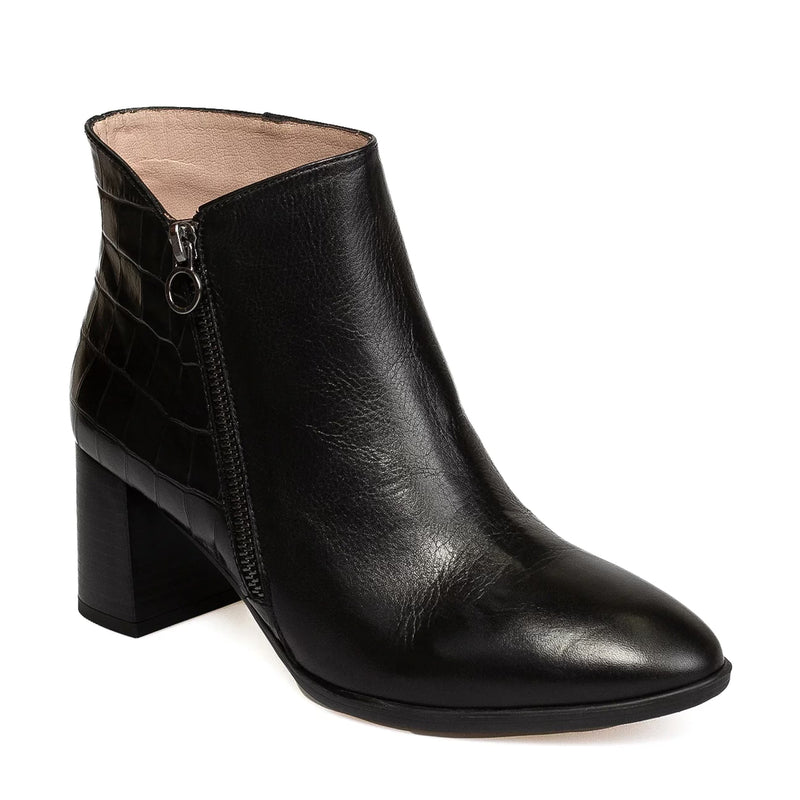 Hispanitas Black Ankle Boot with side zip soho-122 black h122353