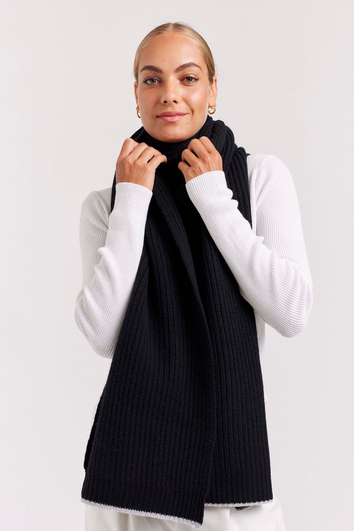 Ali Wool Scarf Black